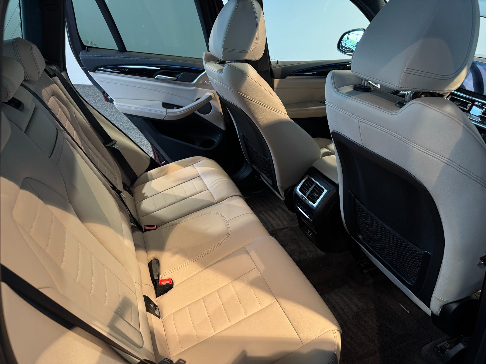 BMW iX3 Charged Plus M-Sport 5d - 8