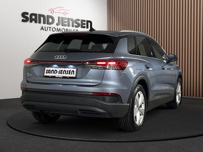 Audi Q4 e-tron Attraction Van