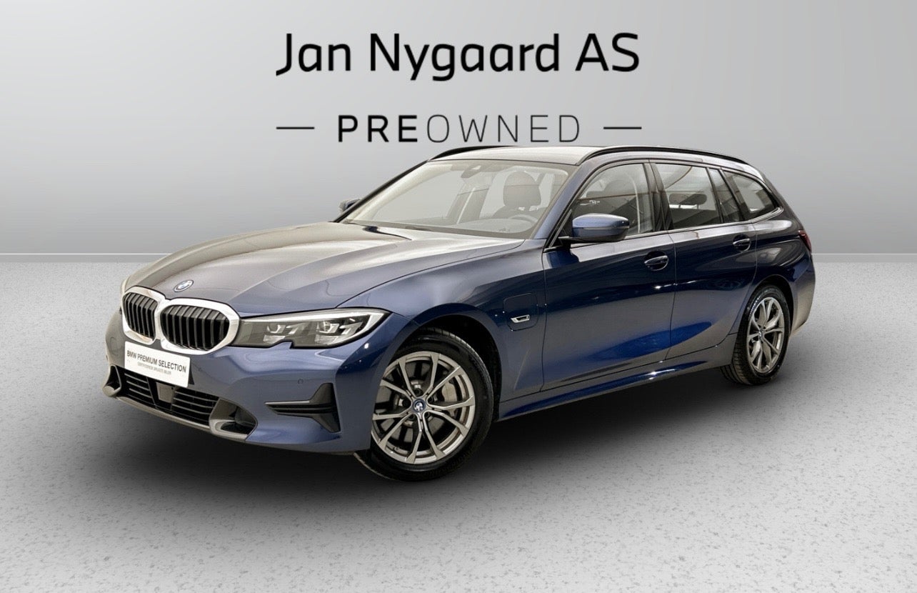 BMW 330e Touring Sport Line aut.
