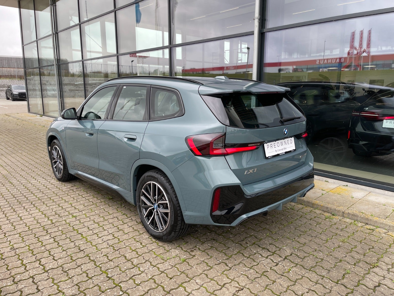 BMW iX1 eDrive20 M-Sport Premium 5d - 4