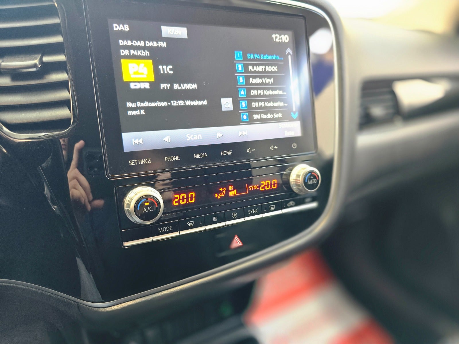 Billede af Mitsubishi Outlander 2,4 PHEV Inform+ CVT 4WD