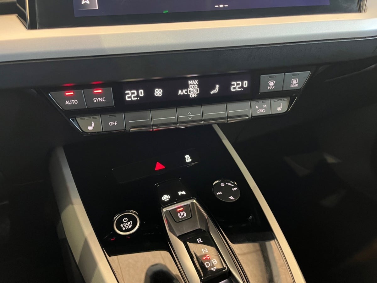 Audi Q4 e-tron S-line quattro Van