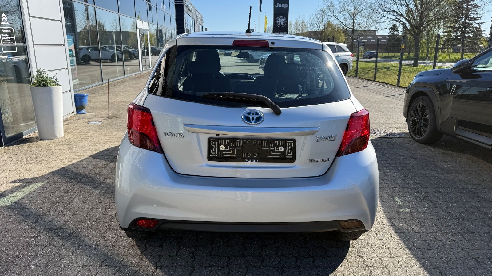 Toyota Yaris Hybrid H1 e-CVT