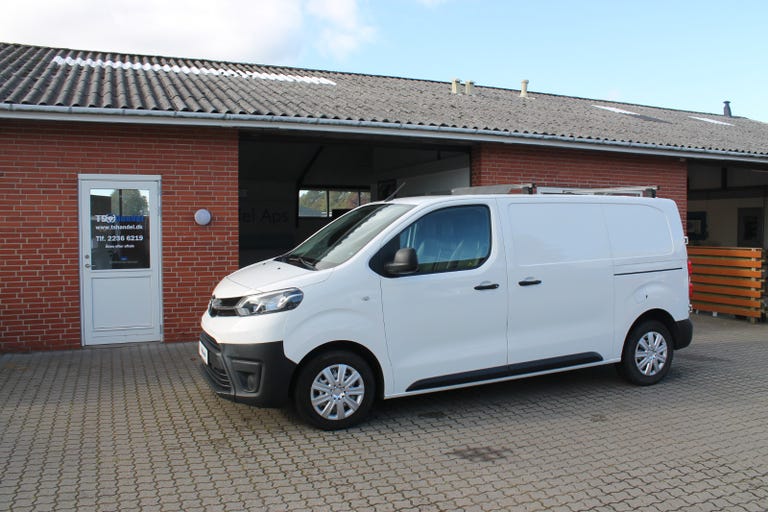 Toyota ProAce D 120 Compact Base
