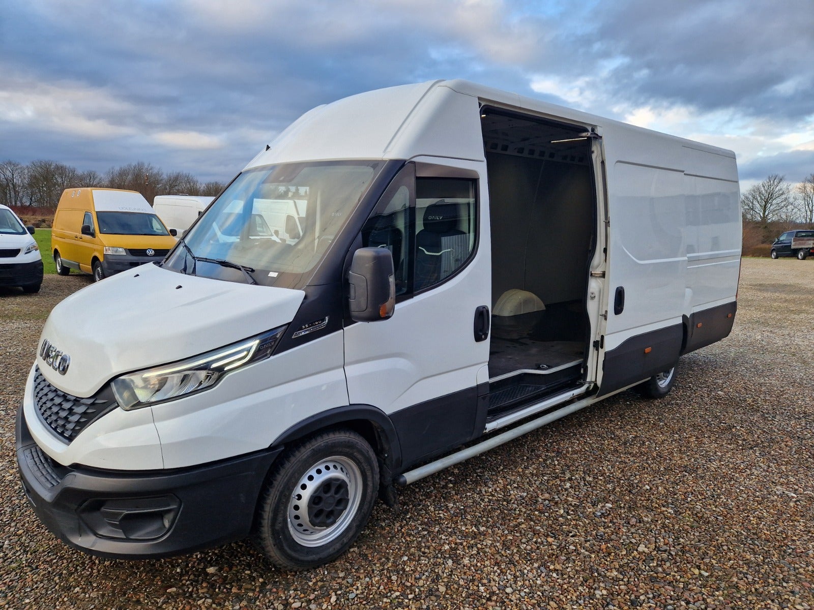 Billede af Iveco Daily 2,3 35S16 16m³ Van AG8