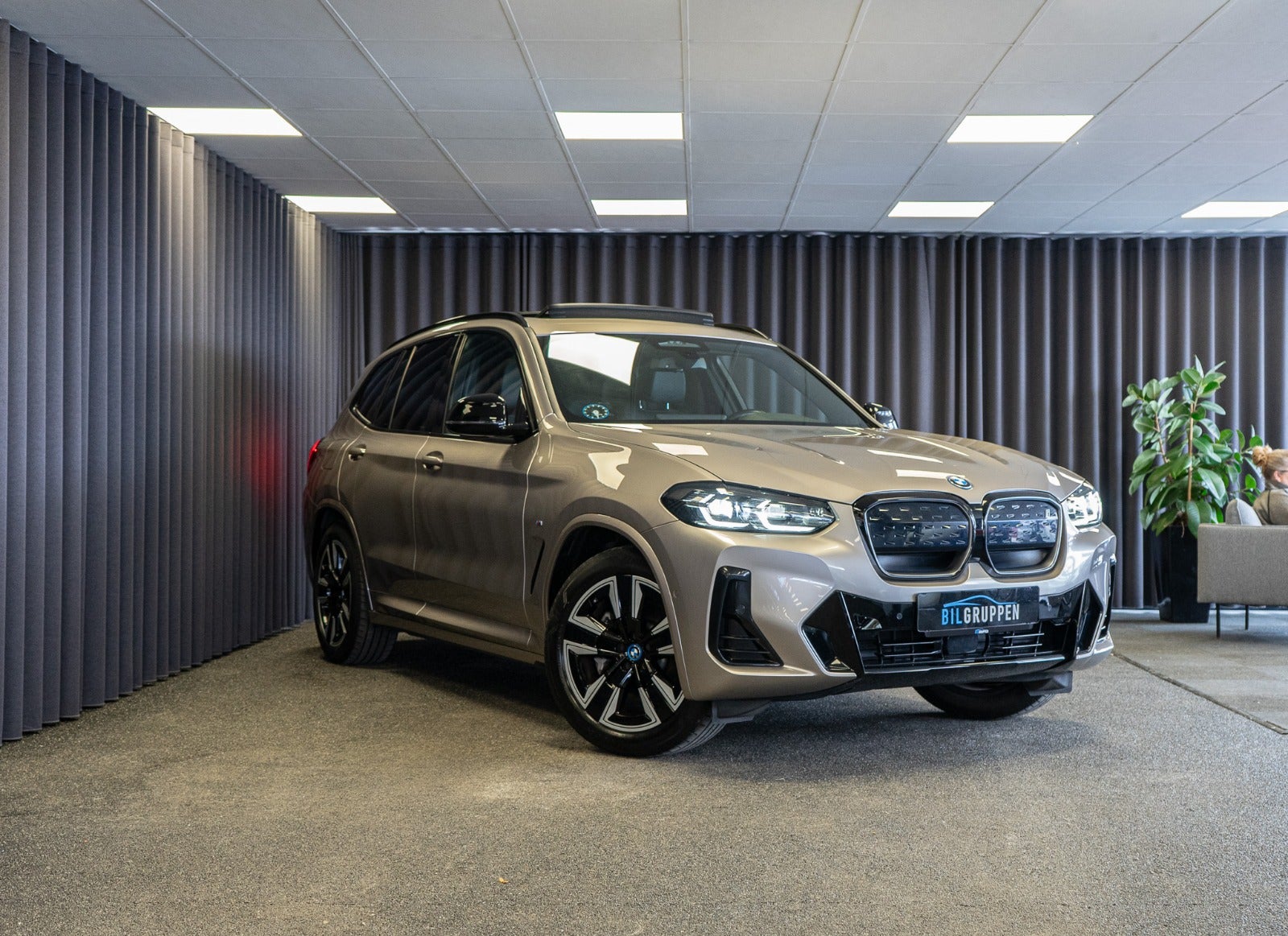 Billede af BMW iX3  Charged M-Sport