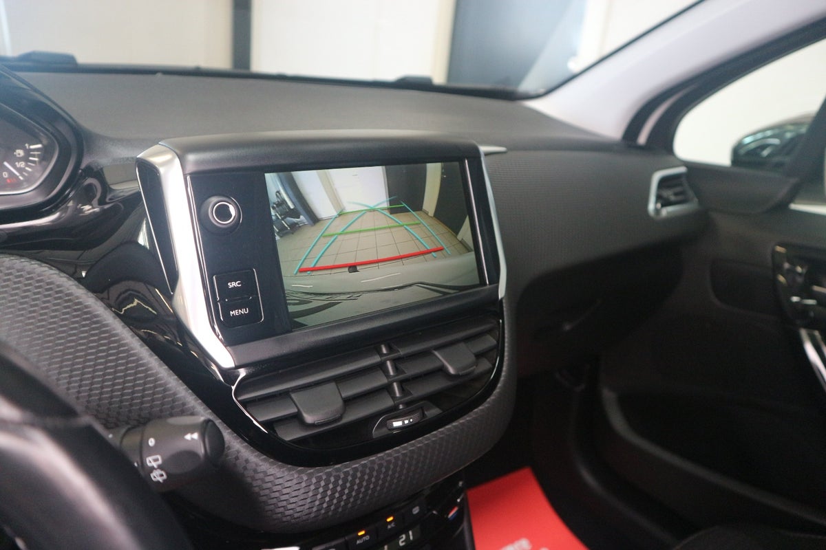 Peugeot 208 PureTech 82 Allure Sky