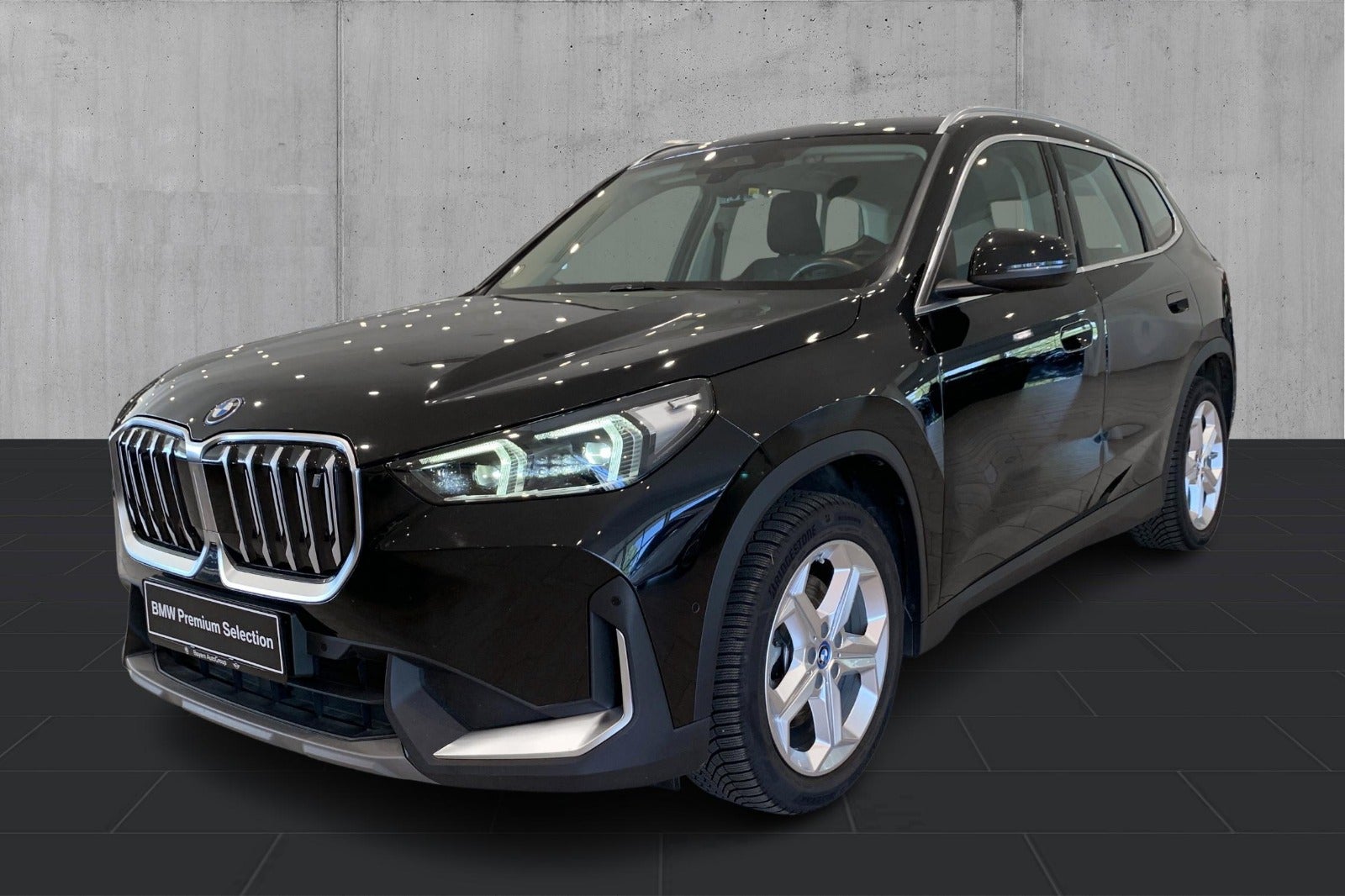 BMW iX1 xDrive30 X-Line