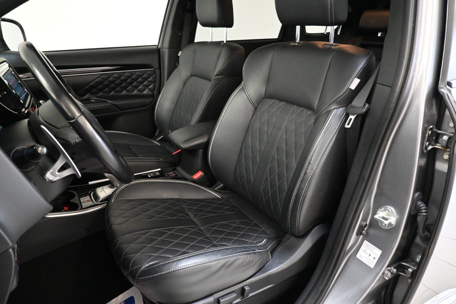 Mitsubishi Outlander PHEV Instyle CVT 4WD