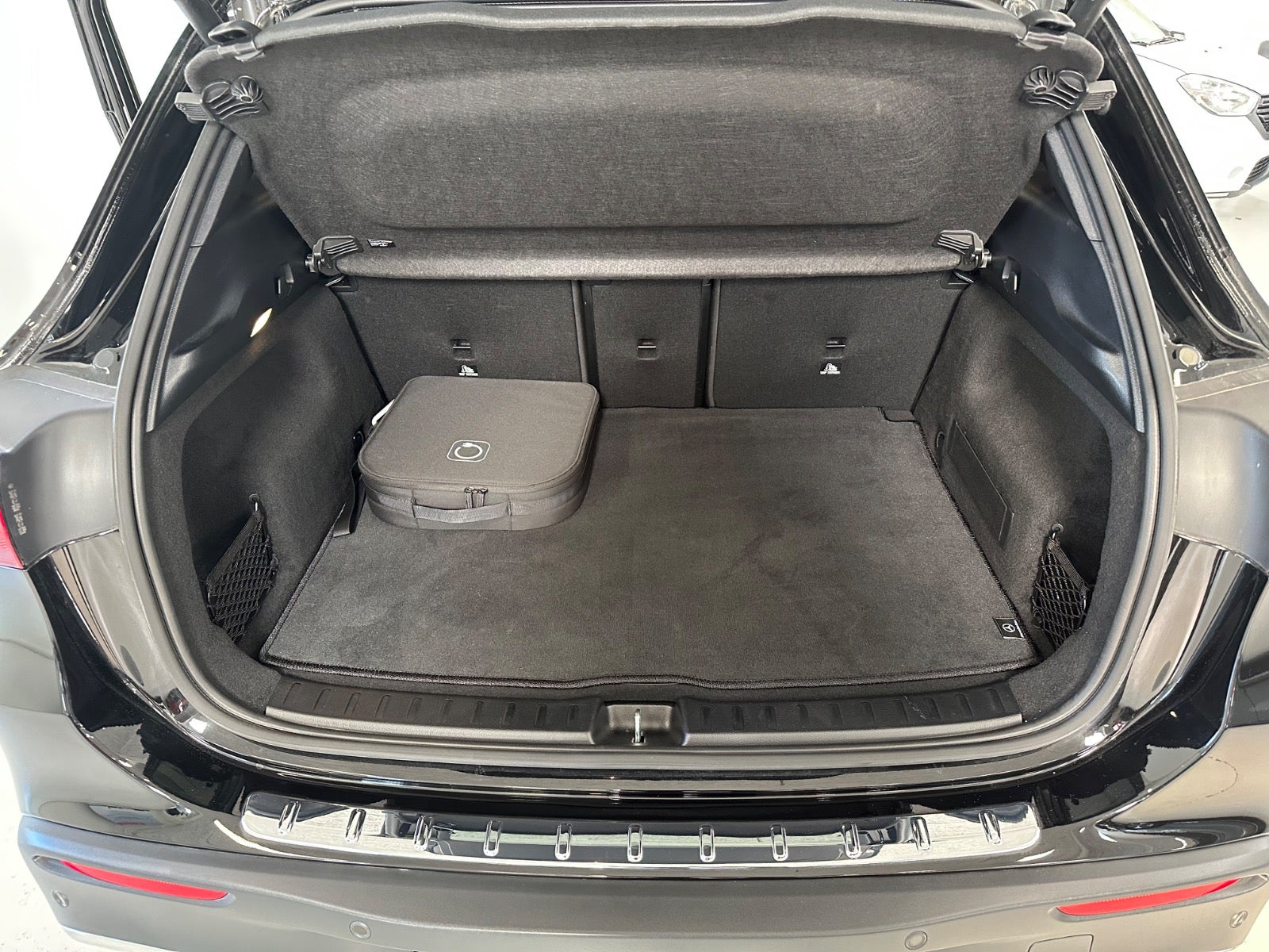 Billede af Mercedes EQA350  AMG Line 4Matic