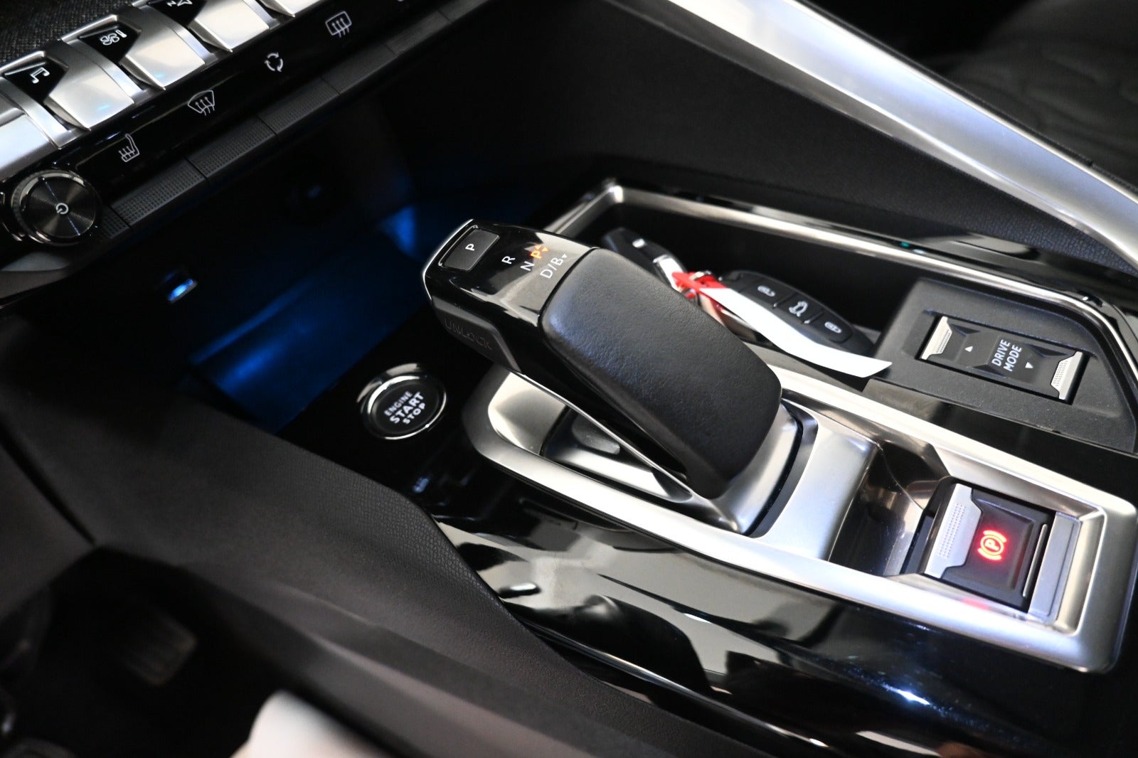 Peugeot 3008 Hybrid Allure Sport LTD EAT8