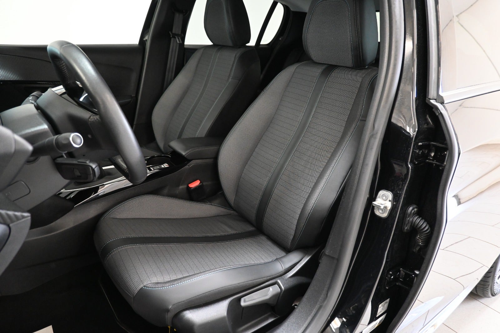 Peugeot 208 PureTech 100 Platin Sport