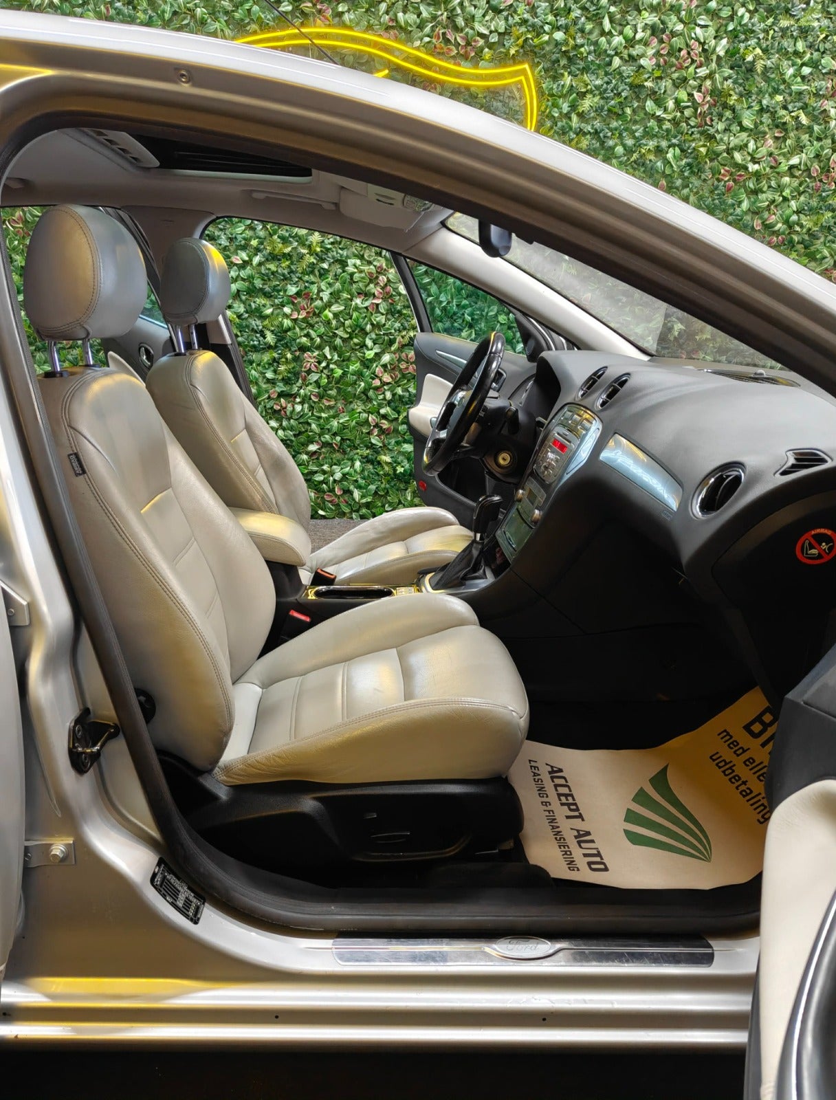 Billede af Ford Mondeo 2,3 Ghia aut.