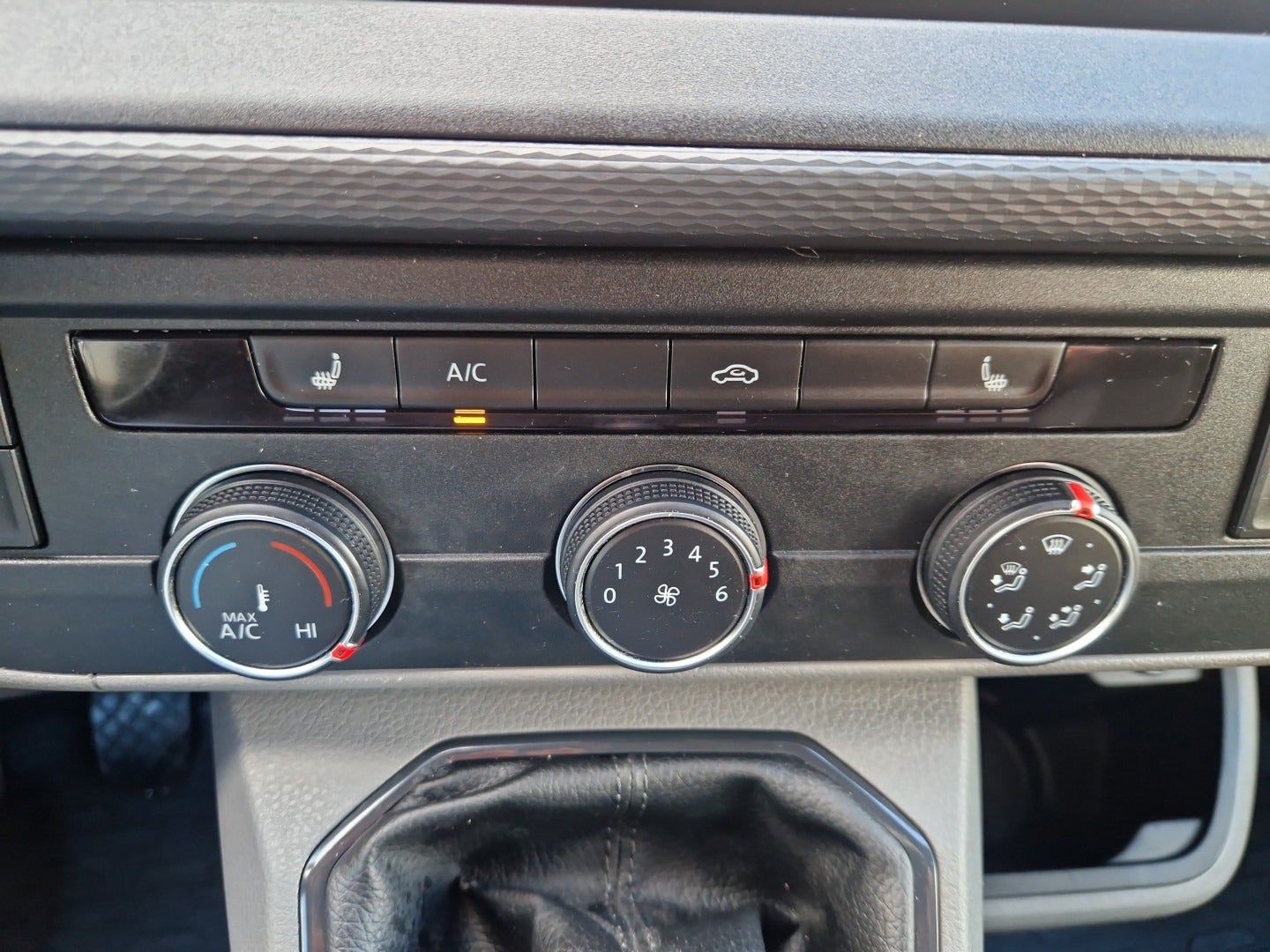 Billede af VW Transporter 2,0 TDi 110 Kassevogn kort