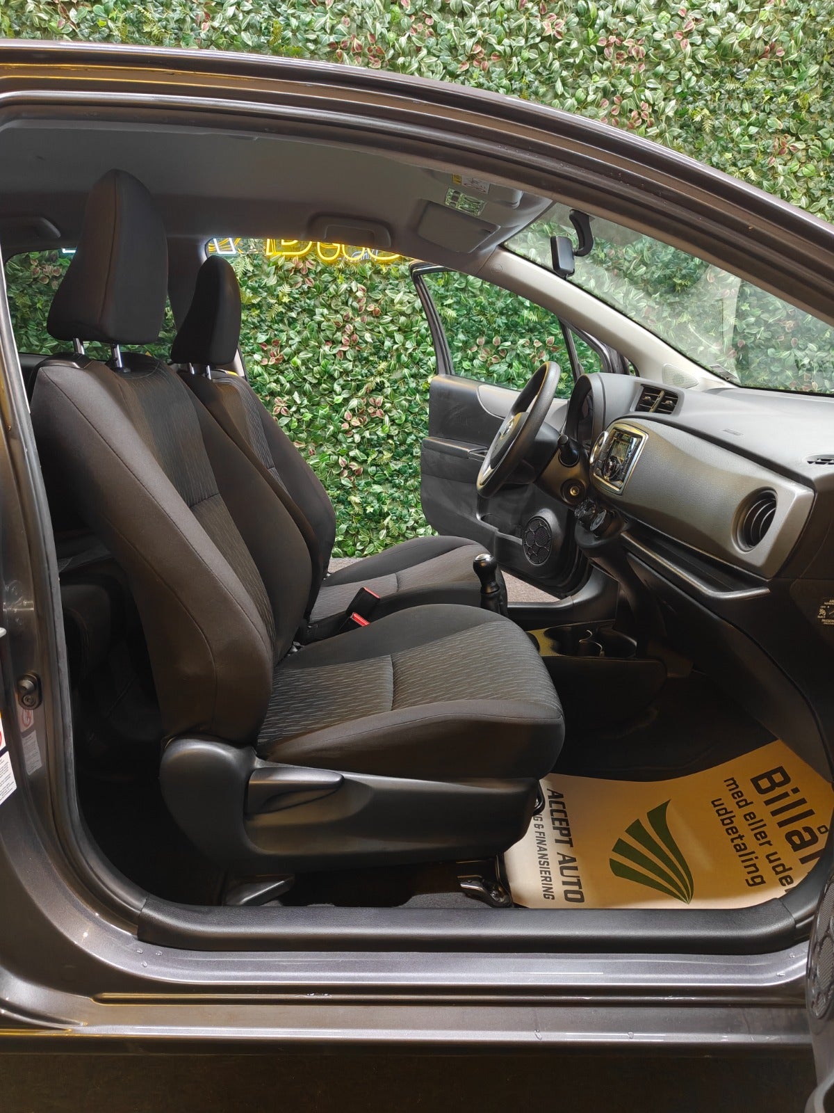 Billede af Toyota Yaris 1,0 VVT-i T1