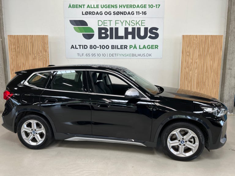 BMW iX1 xDrive30 X-Line