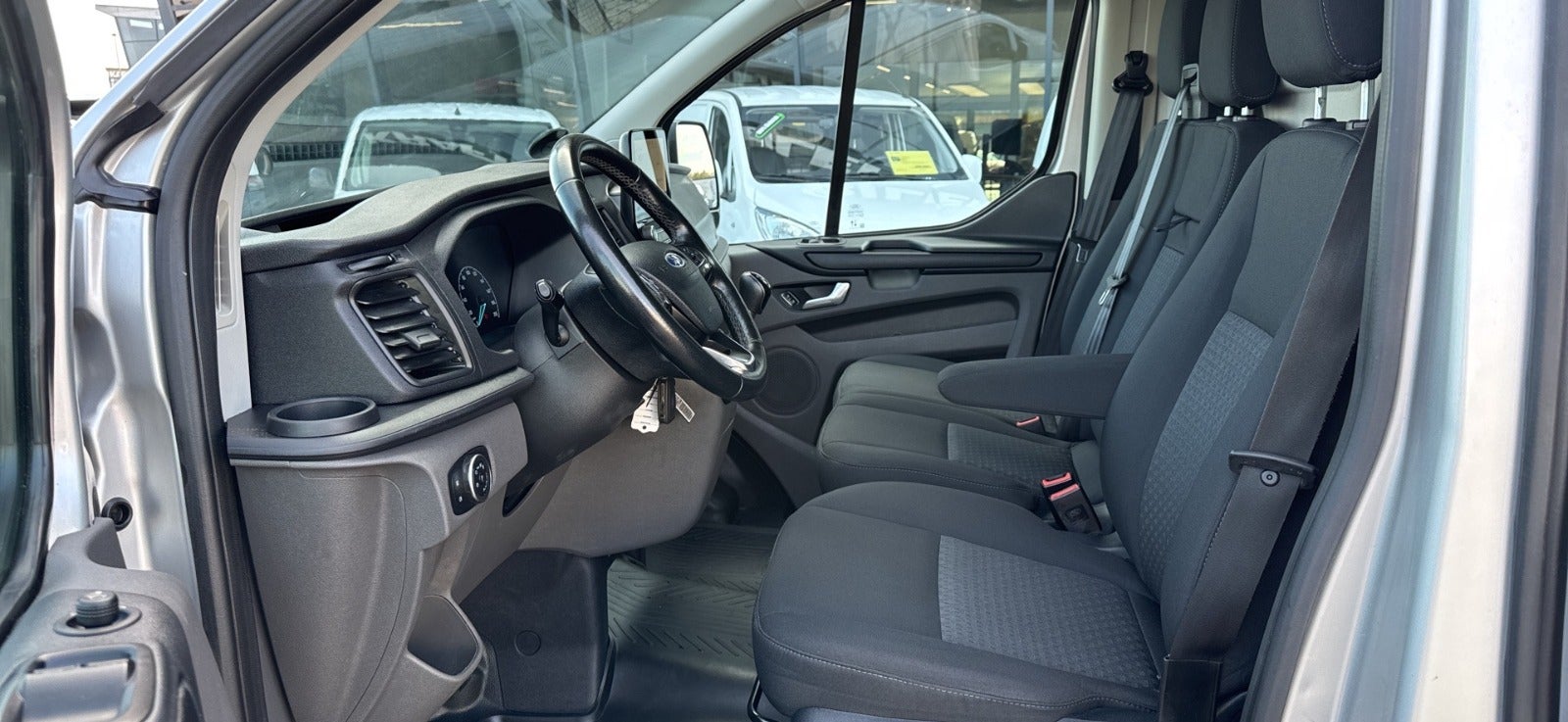 Billede af Ford Transit Custom 300L 2,0 TDCi 170 Trend