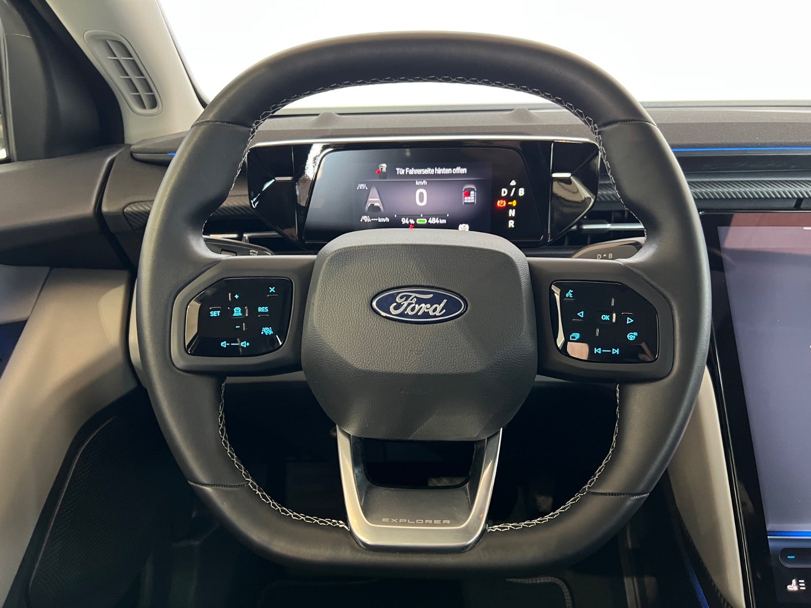 Ford Explorer Premium Extended Range AWD