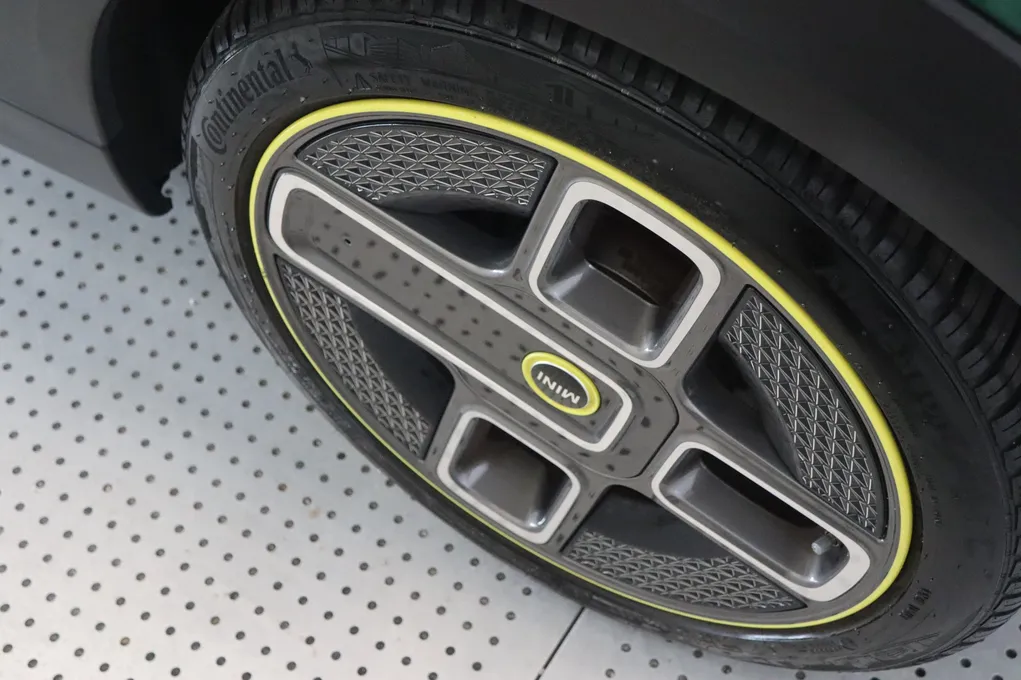 MINI Cooper SE Experience