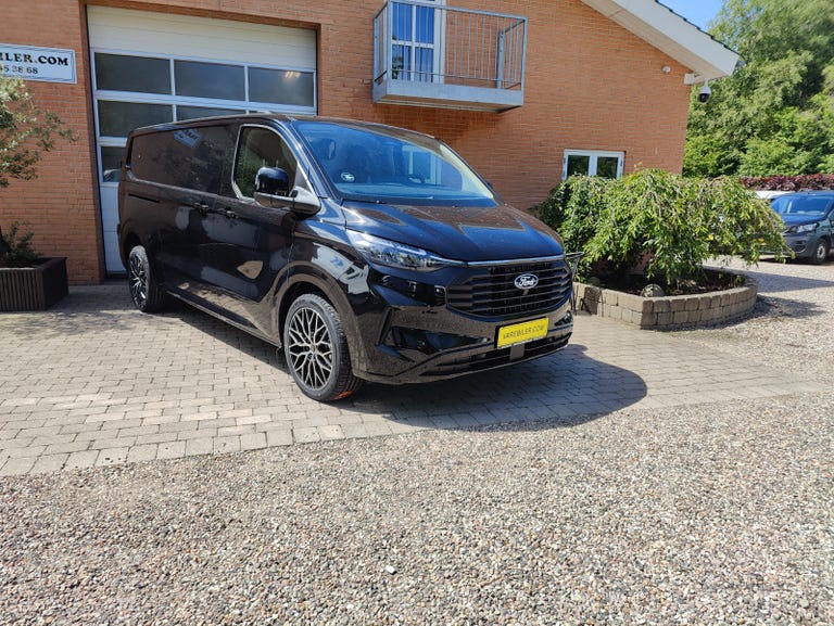 Ford Transit Custom 300L EcoBlue Limited aut.