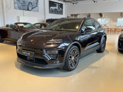 Porsche Macan   5d
