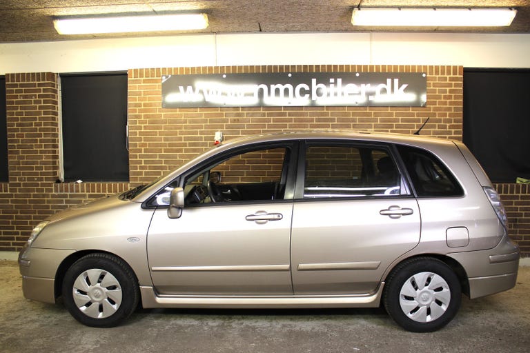 Suzuki Liana