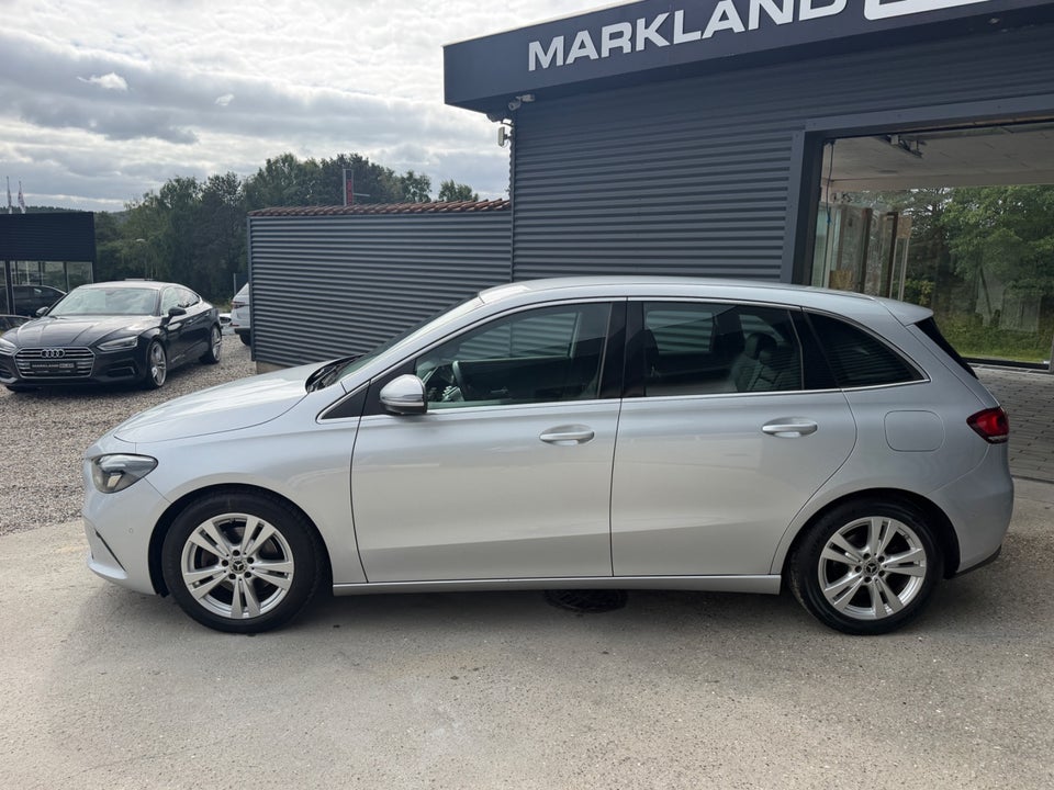 Mercedes B200 d, Billede 4