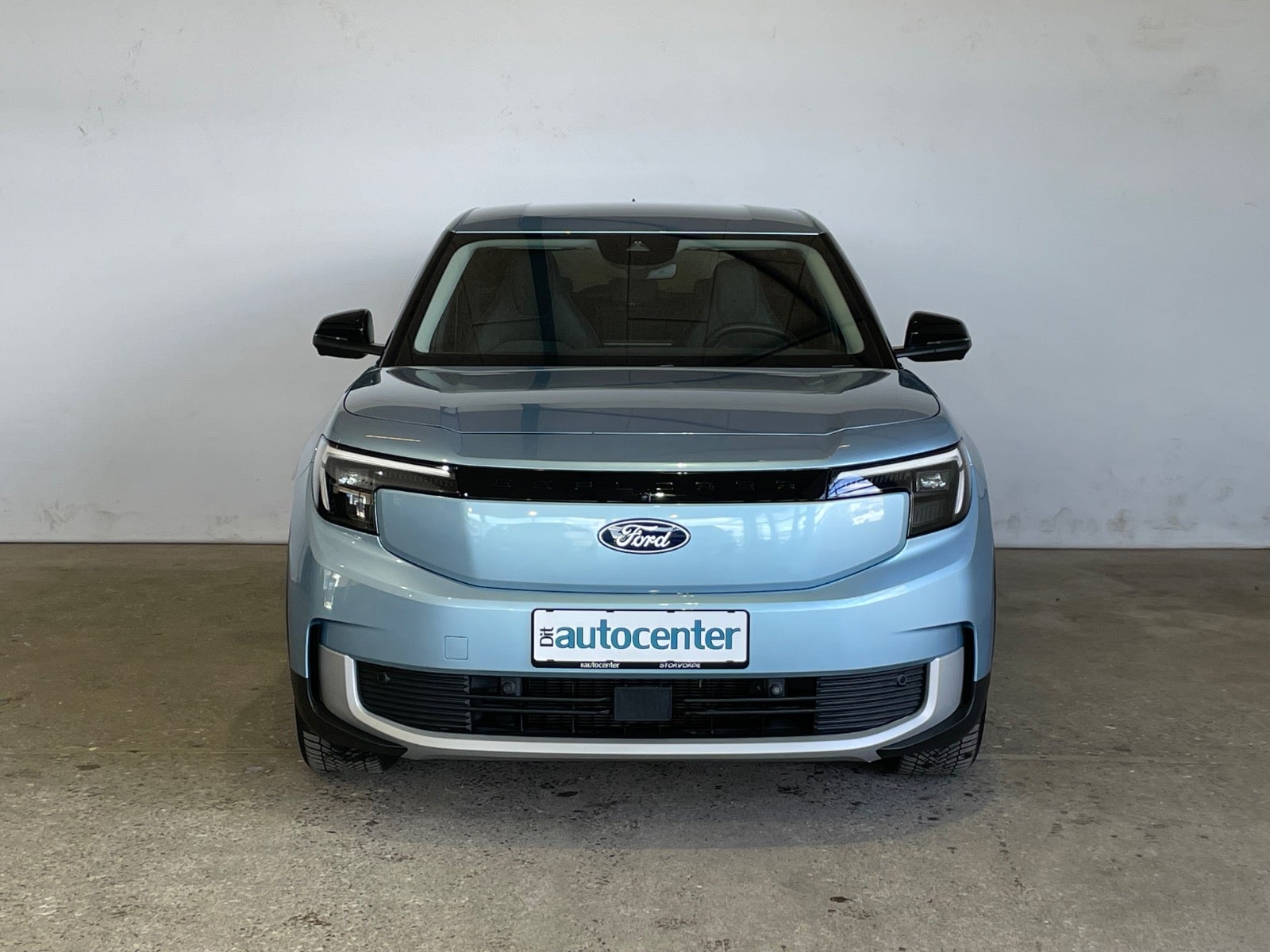 Ford Explorer Select Extended Range