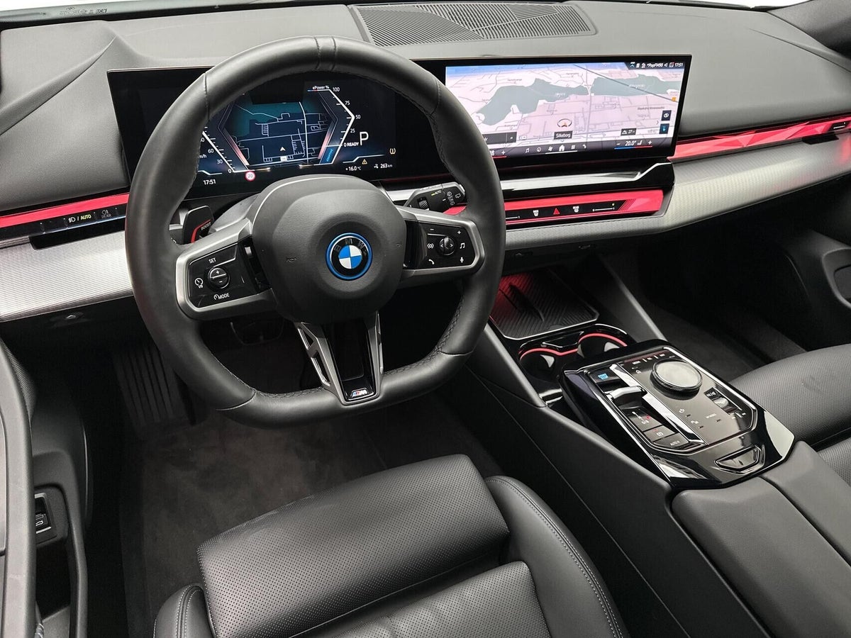 BMW i5 eDrive40 Touring M-Sport billede 3
