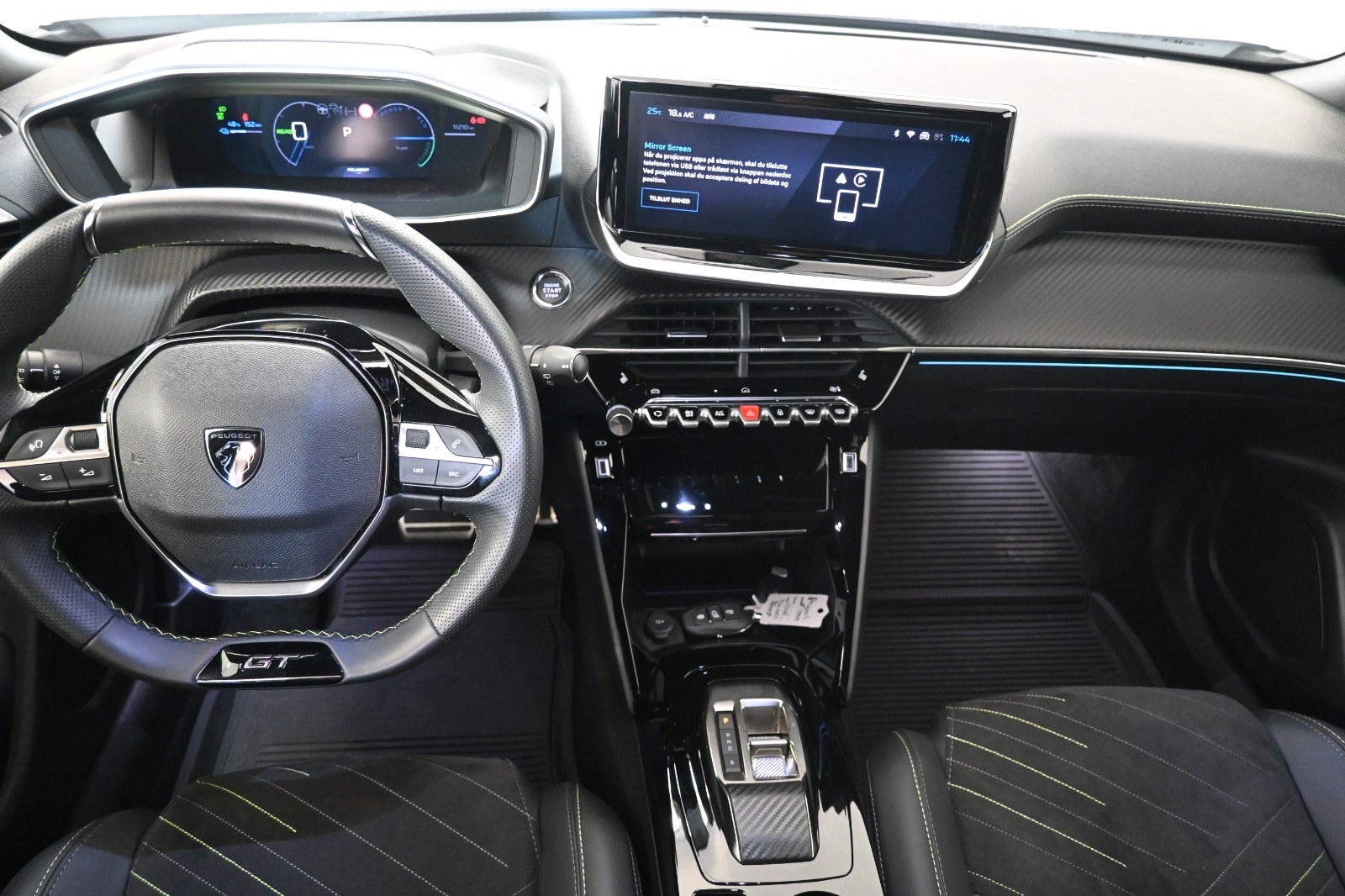 Peugeot e-2008 GT First Edition
