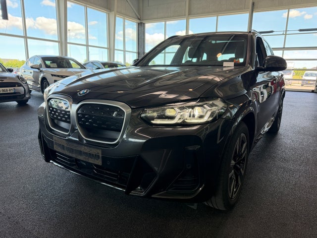 BMW iX3 Charged M-Sport