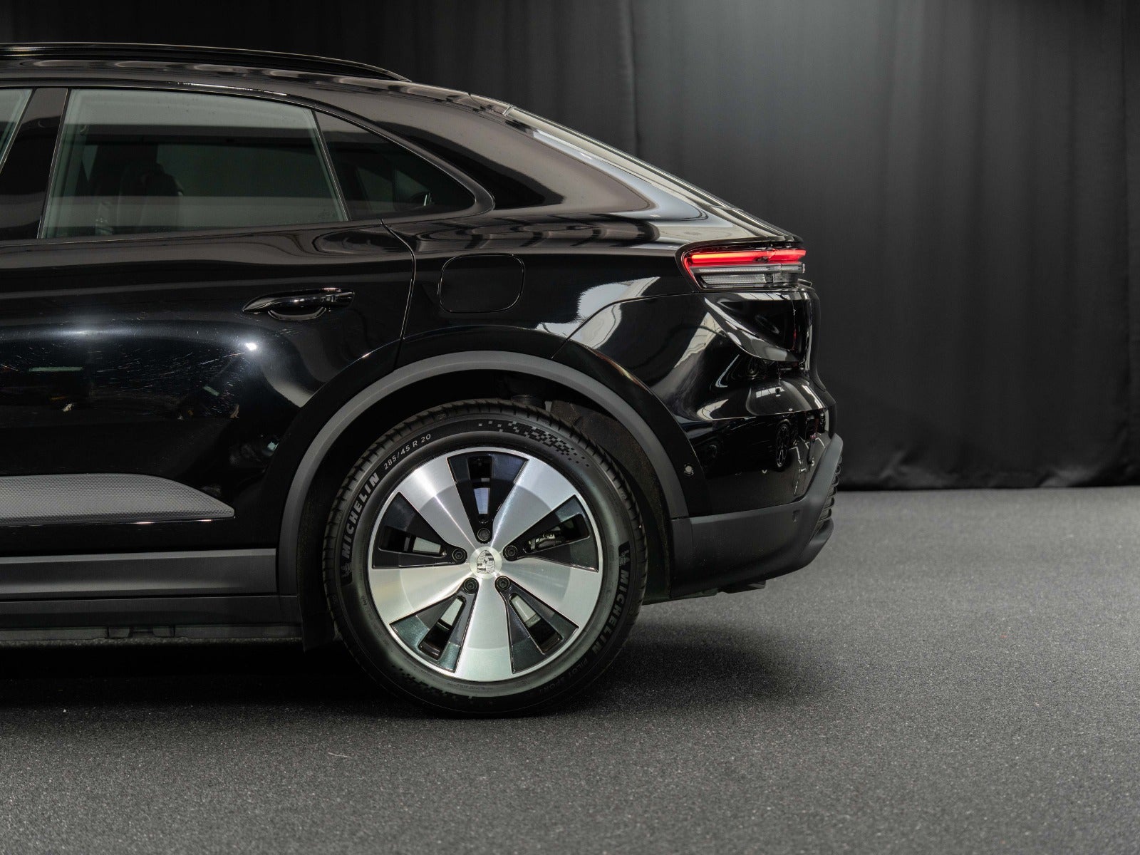 Gallery image 6 of 15