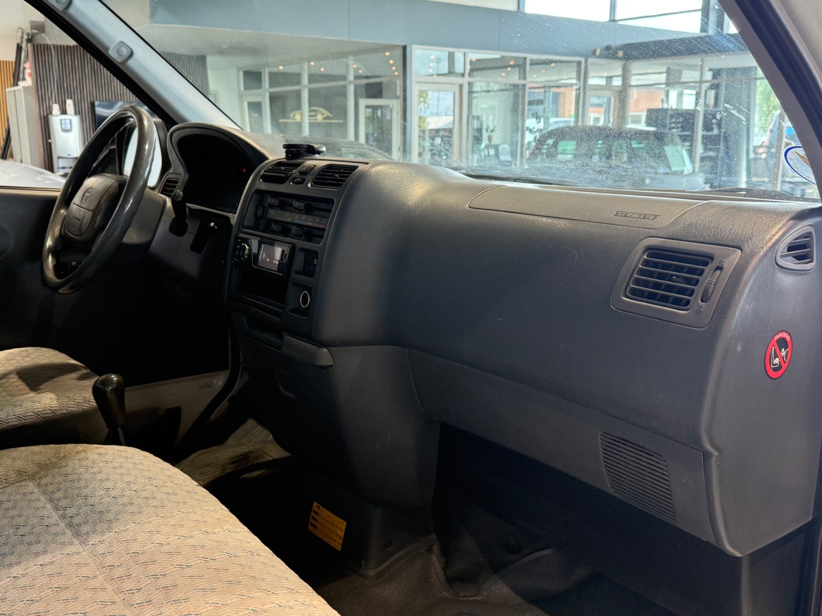 Billede af Toyota HiAce 2,5 D-4D 88 Komfort lang