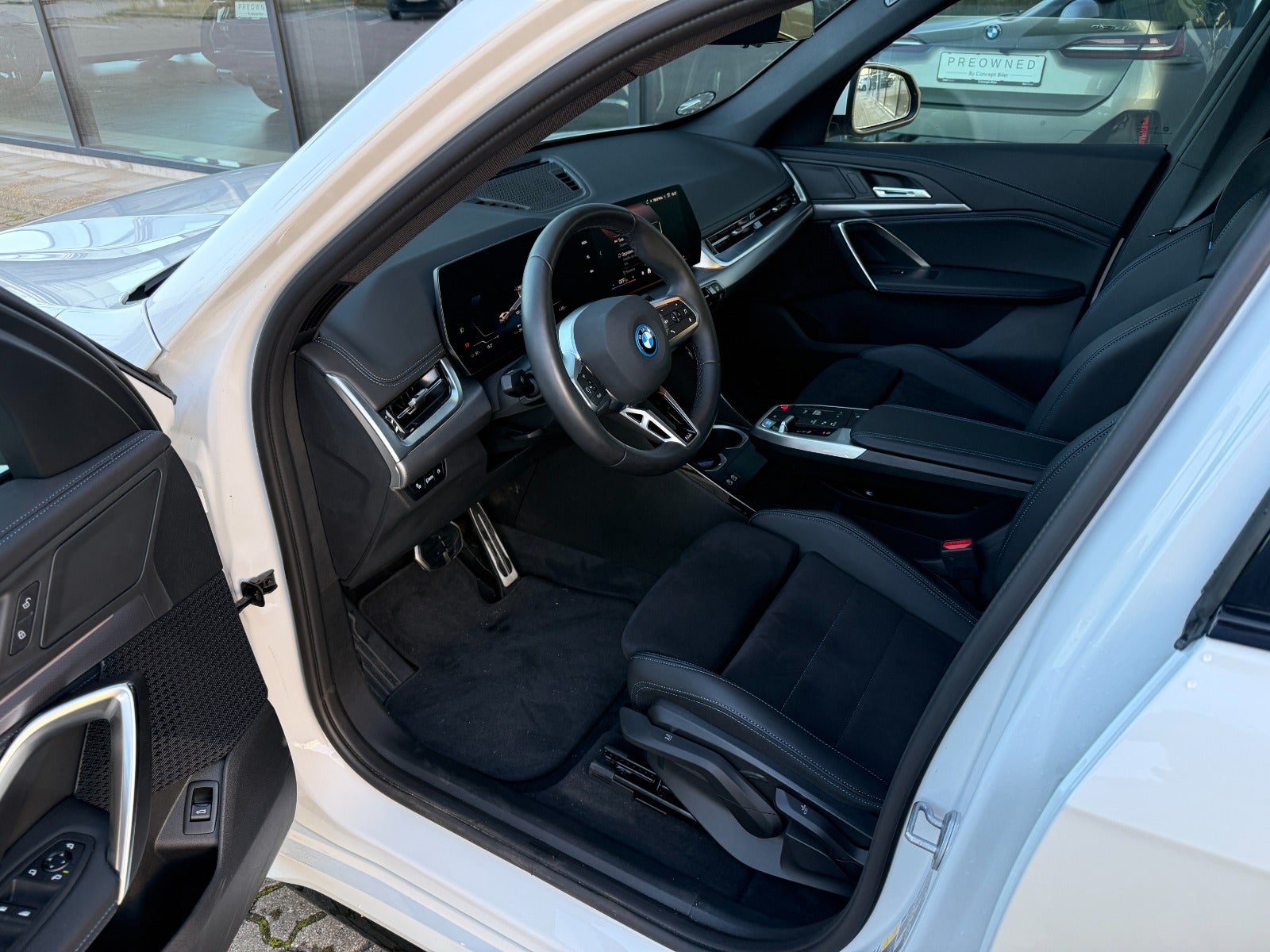 BMW iX1 eDrive20 M-Sport Premium 5d - 6