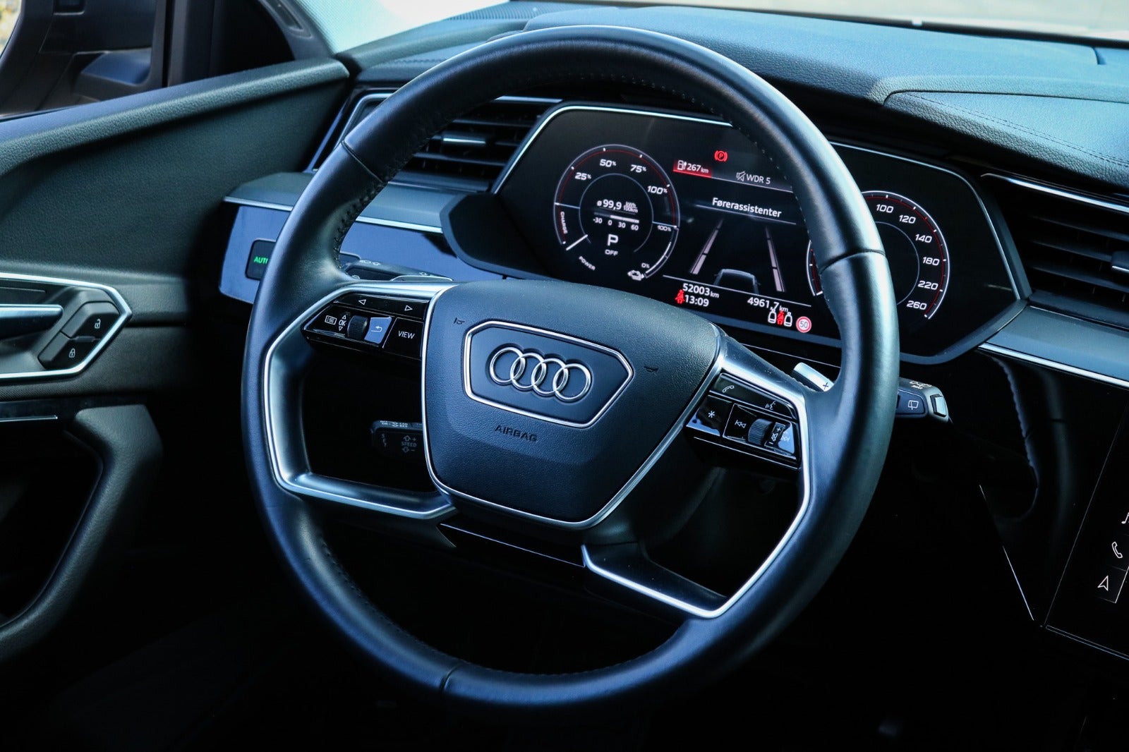 Billede af Audi e-tron 55 S-line quattro