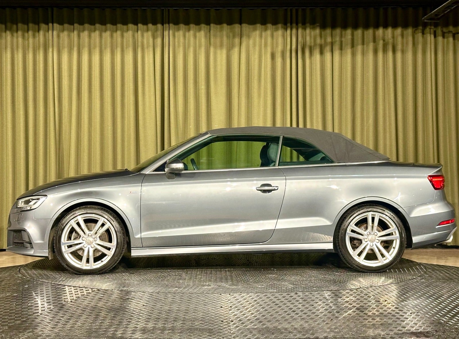 Billede af Audi A3 40 TFSi Limited plus Cabriolet quattro S-tr.
