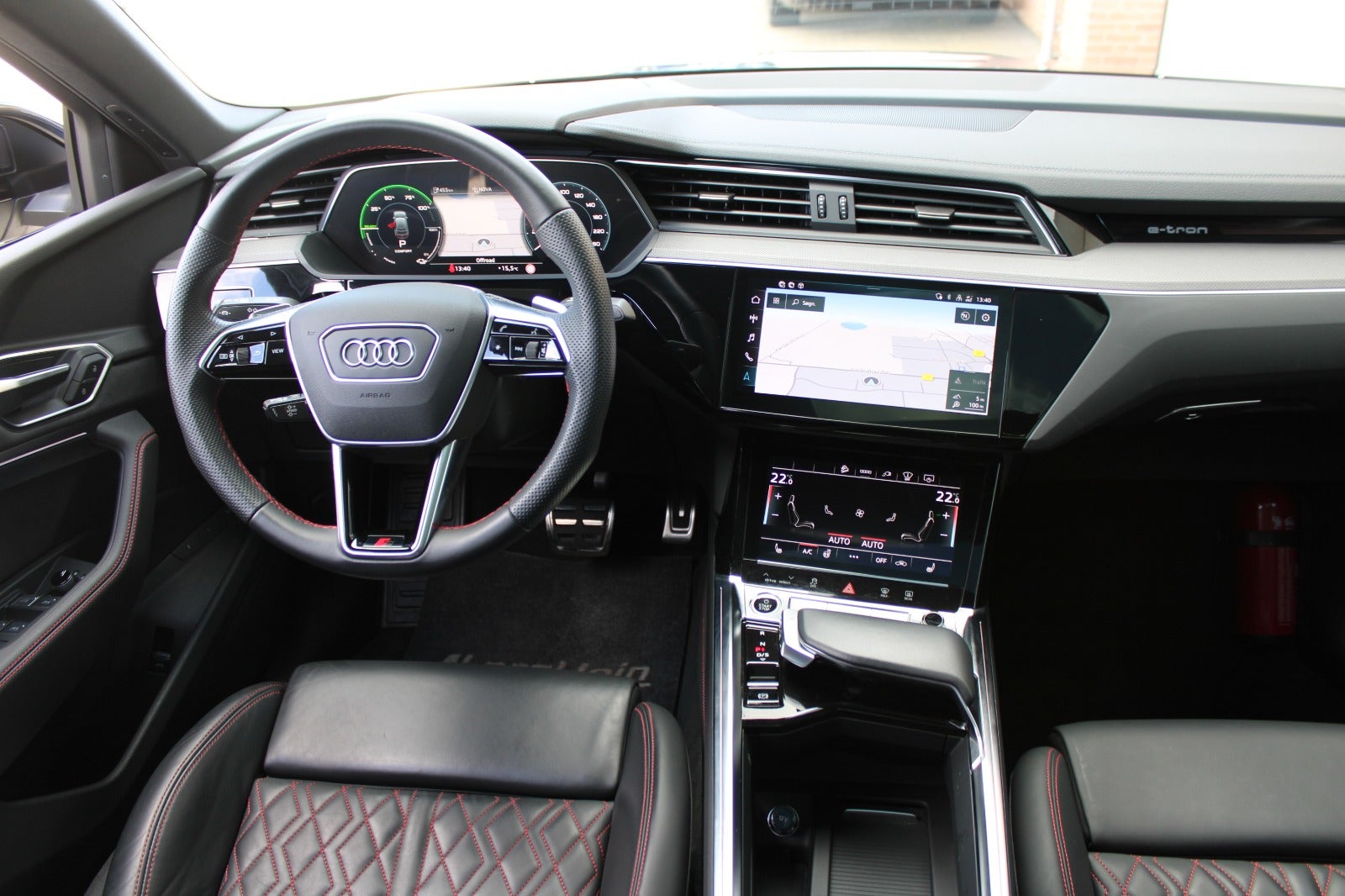 Audi Q8 e-tron S-line Black Style Sportback quattro