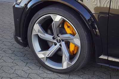 Audi e-tron S quattro