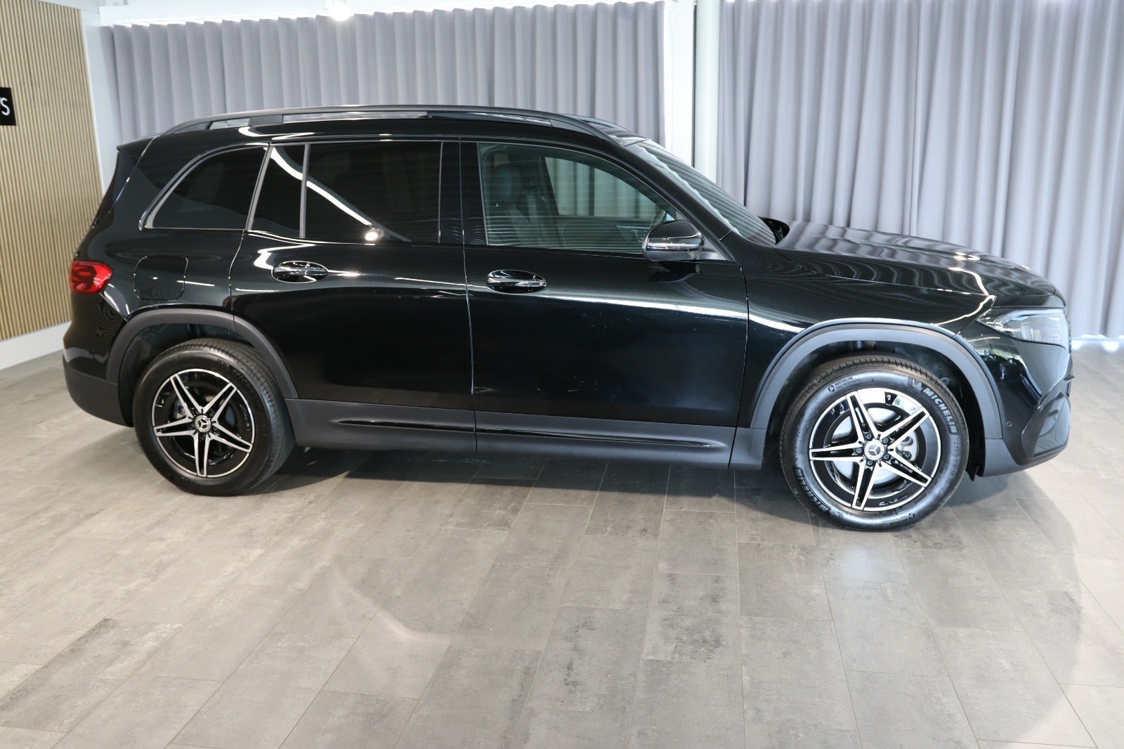 Billede af Mercedes EQB250+  AMG Line Advance Plus 7prs