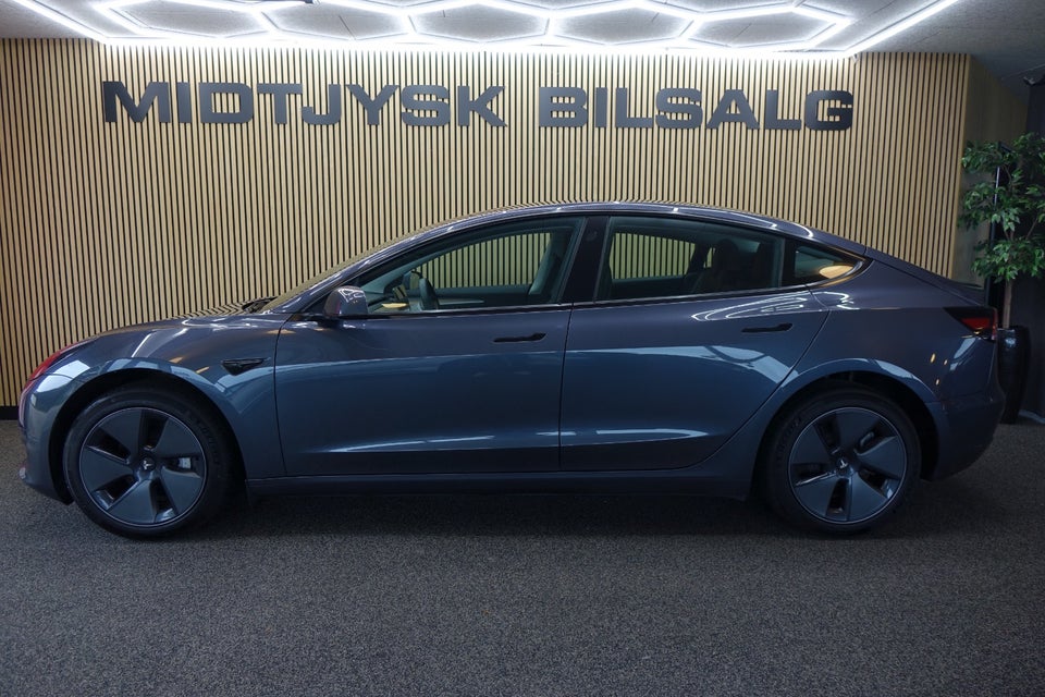 Tesla Model 3, Billede 2