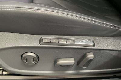 Ford Explorer Premium Extended Range