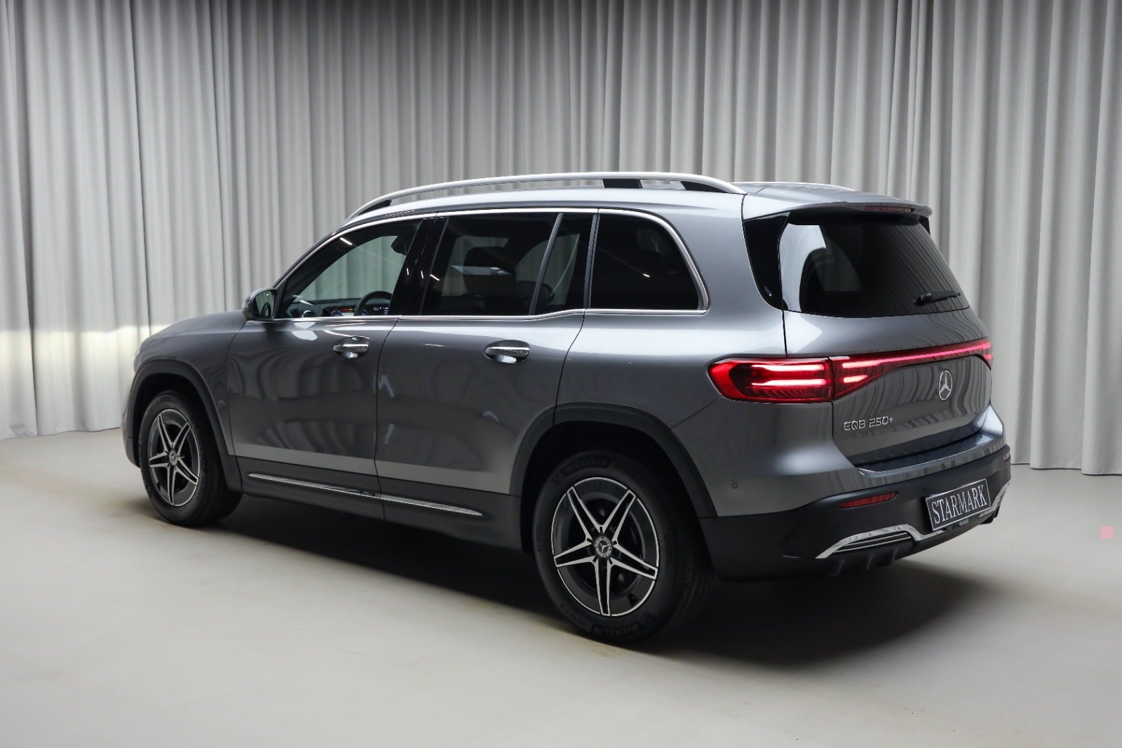 Mercedes-Benz EQB 250+ (3/8)