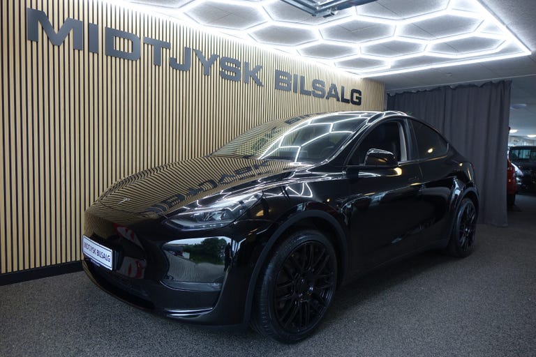 Tesla Model Y Long Range AWD