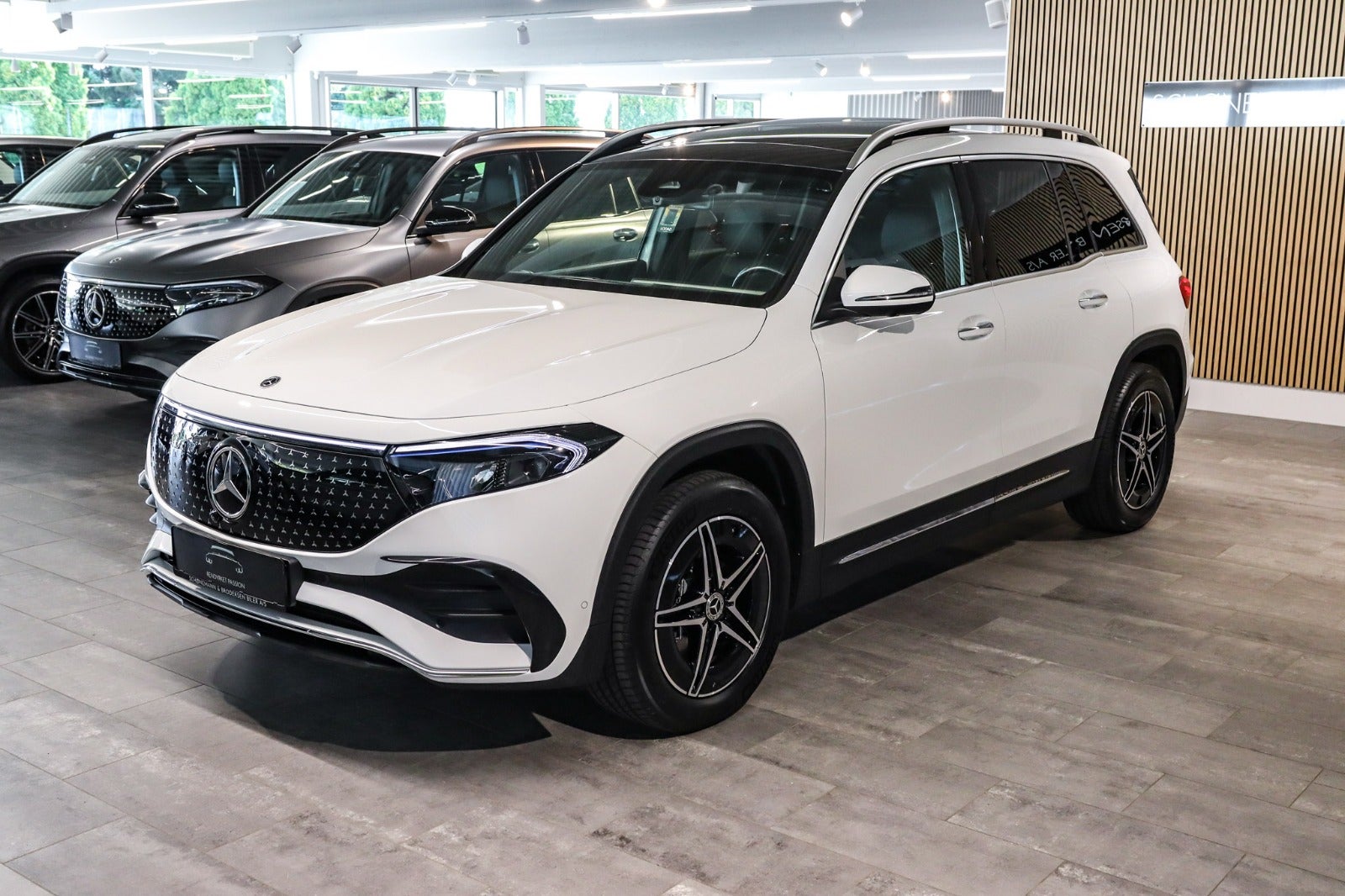 Billede af Mercedes EQB300  AMG Premium 4Matic