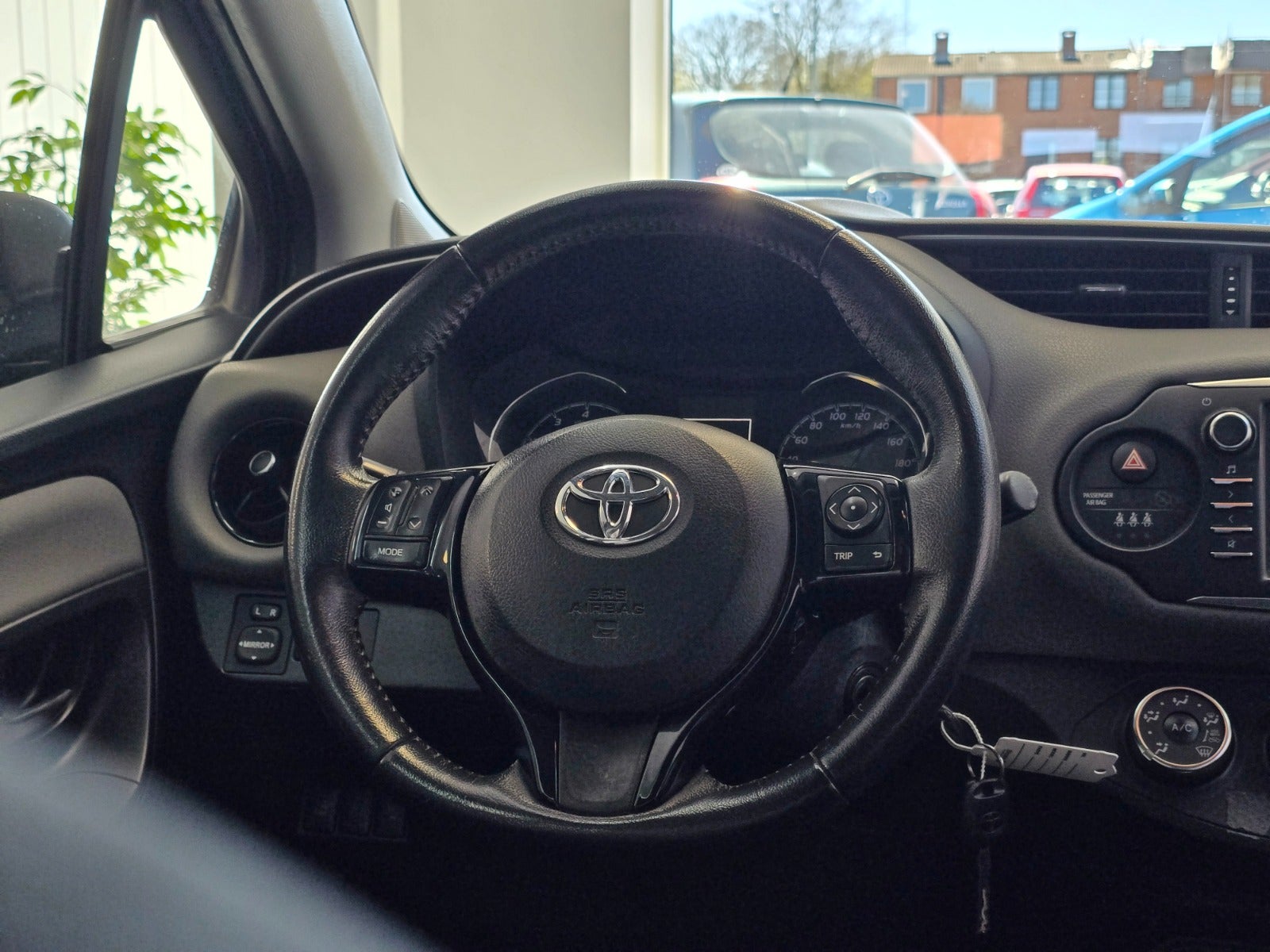Billede af Toyota Yaris 1,0 VVT-i T2