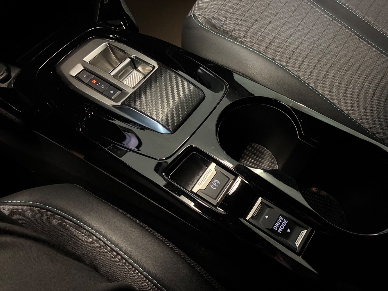 Billede af Peugeot e-2008 50 Allure