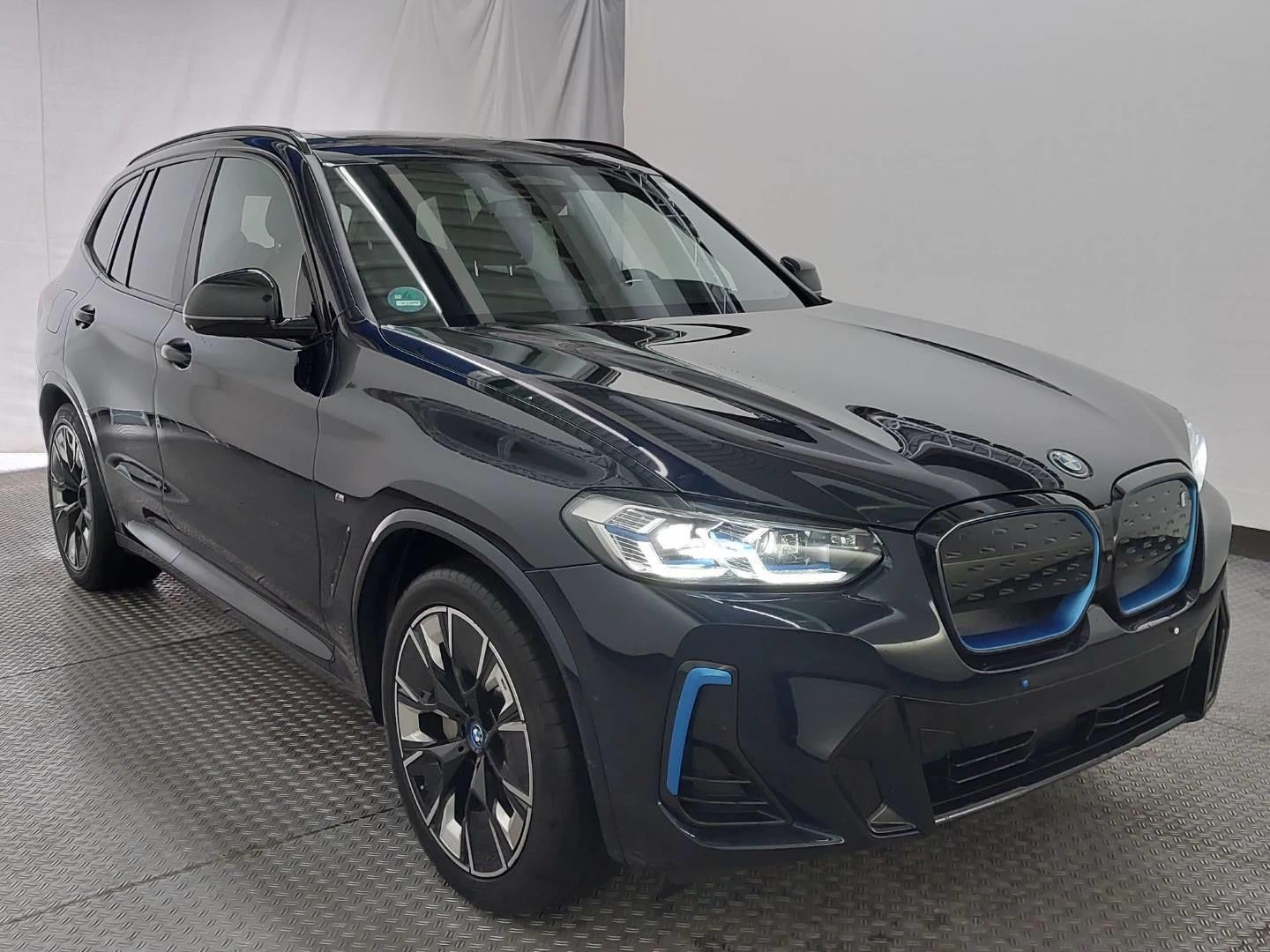 BMW iX3 Charged Plus M-Sport