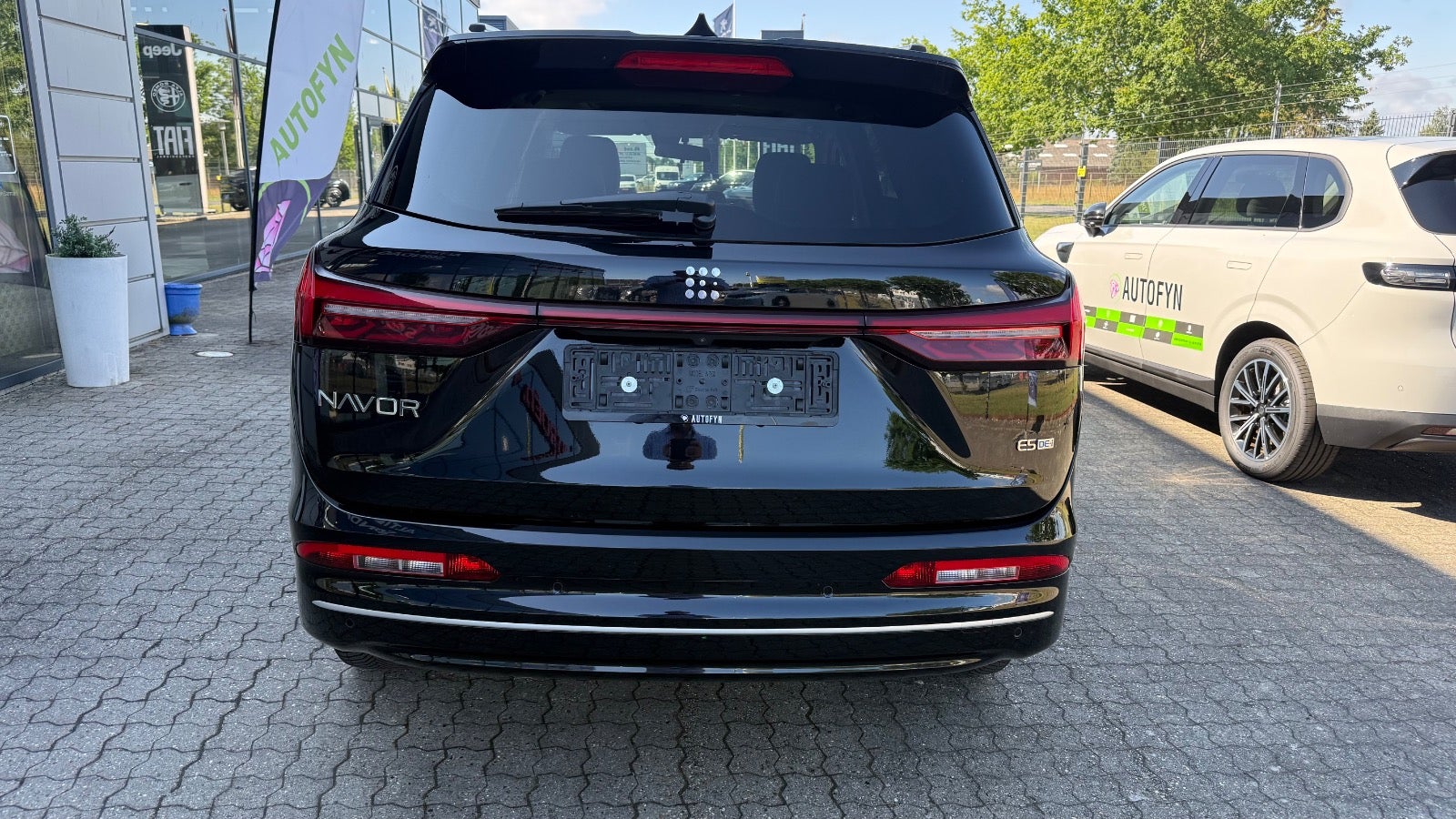 Navor E5 PHEV Rock