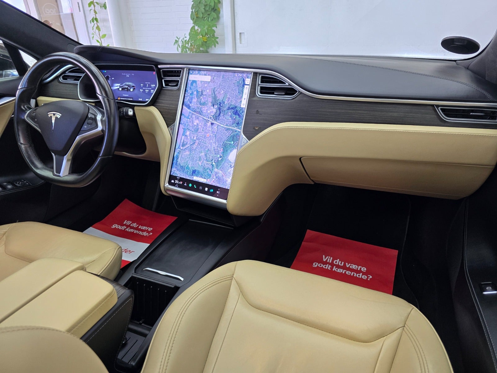 Tesla Model S 2016