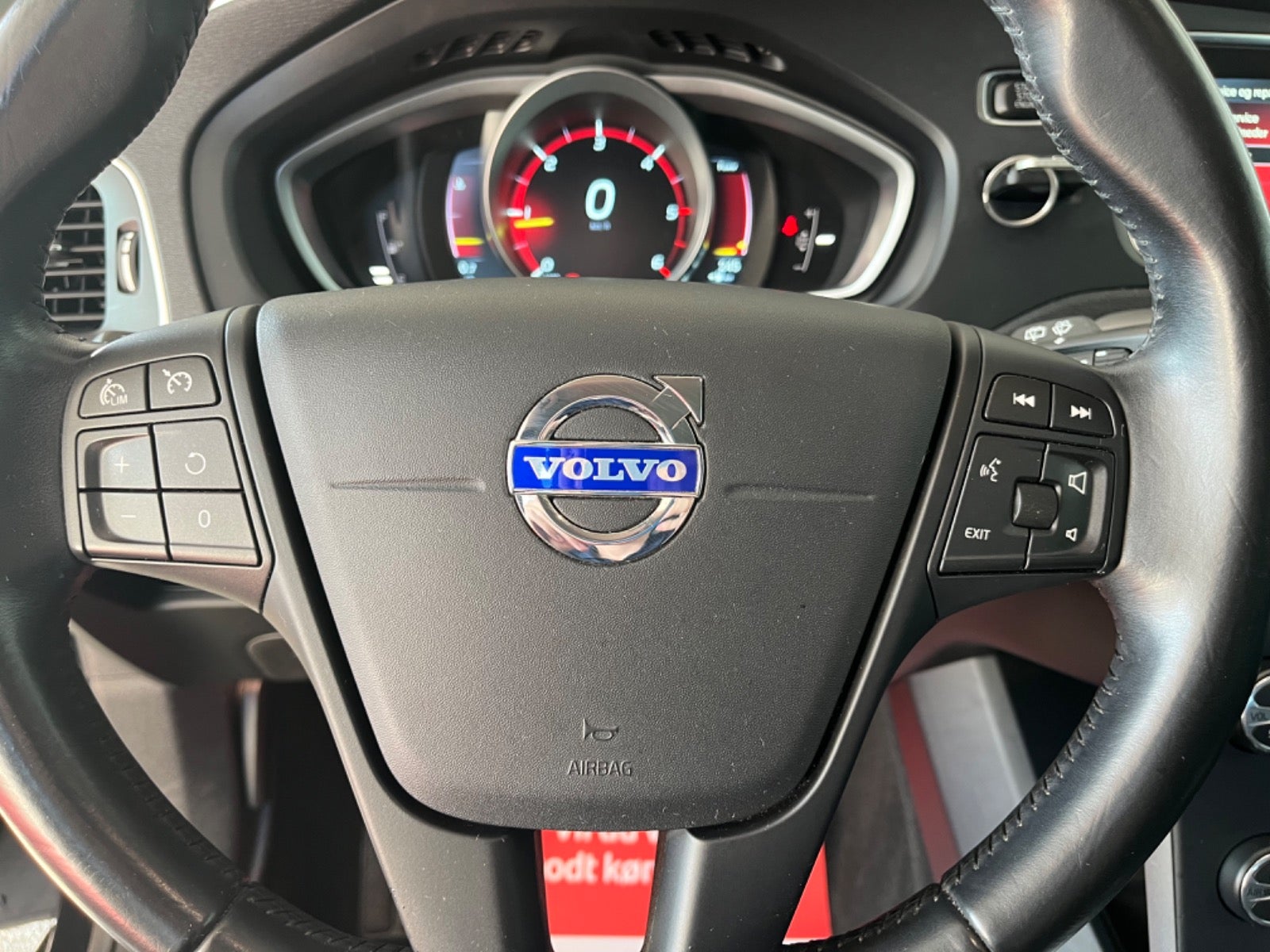 Volvo V40 2014